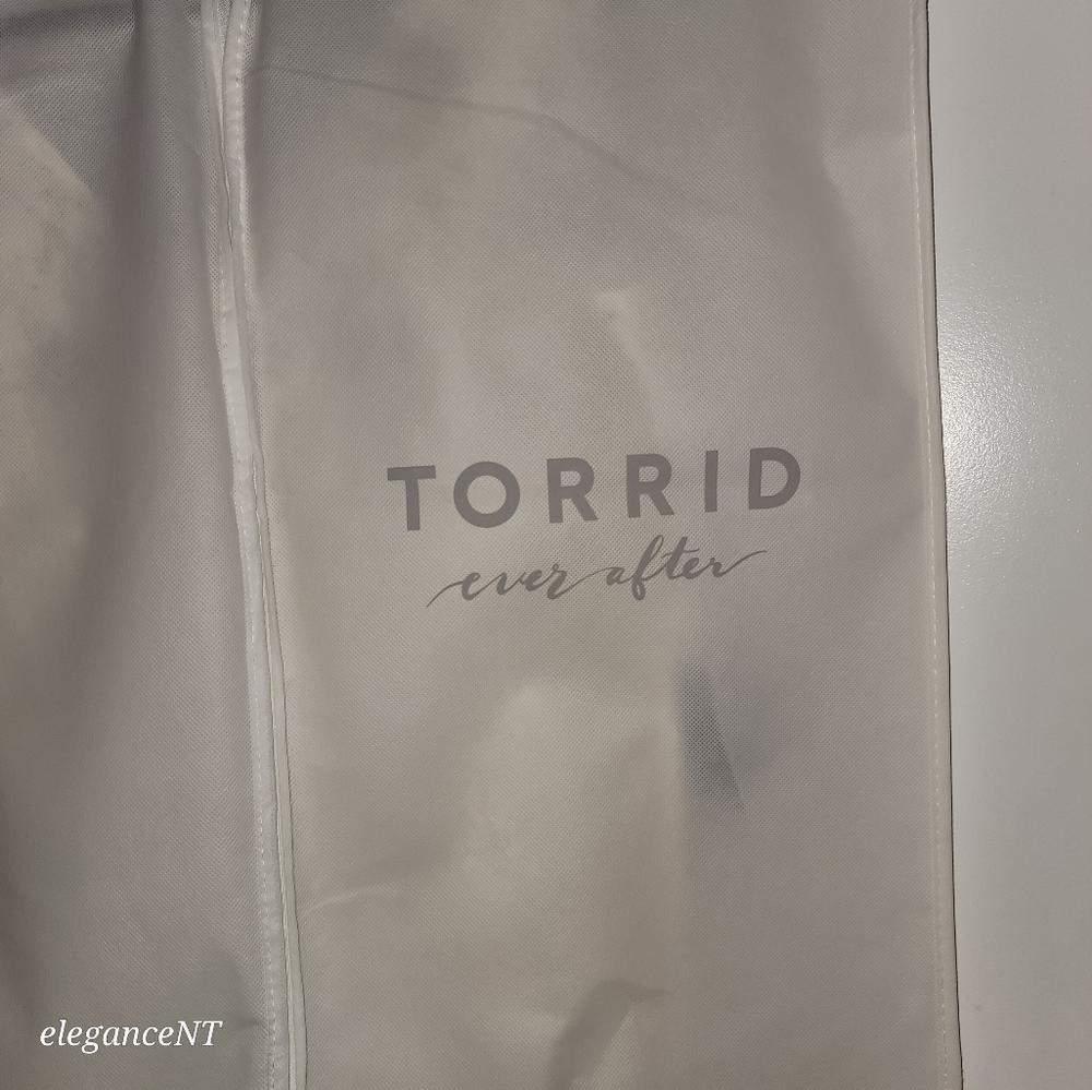 Torrid Ivory Lace Beaded Sleeveless Mermaid Wedding Dress with Train Sz: 14 NWT - Picture 6 of 16